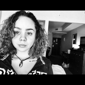 Meet your Posher, Eymonee